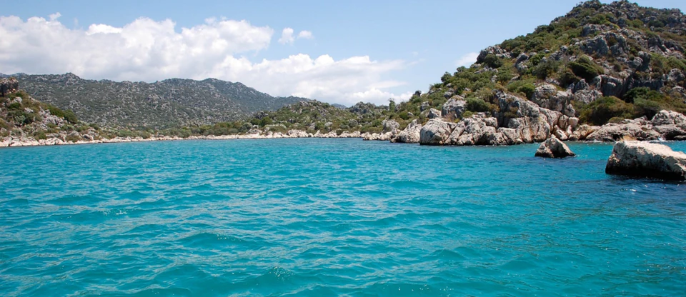 The turquoise waters of Kaputaş beach between Kaş and Kalkan